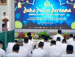 Nusron Wahid memberikan tausiah di acara buka puasa TNI AL Jakarta