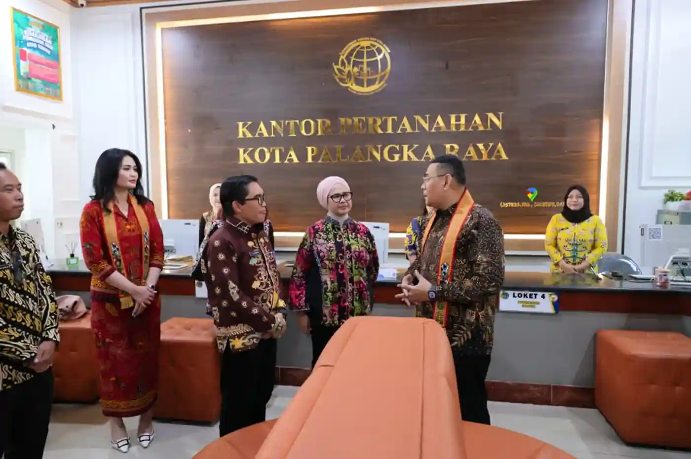Wamen ATR Ossy Dermawan meninjau layanan pertanahan Palangkaraya
