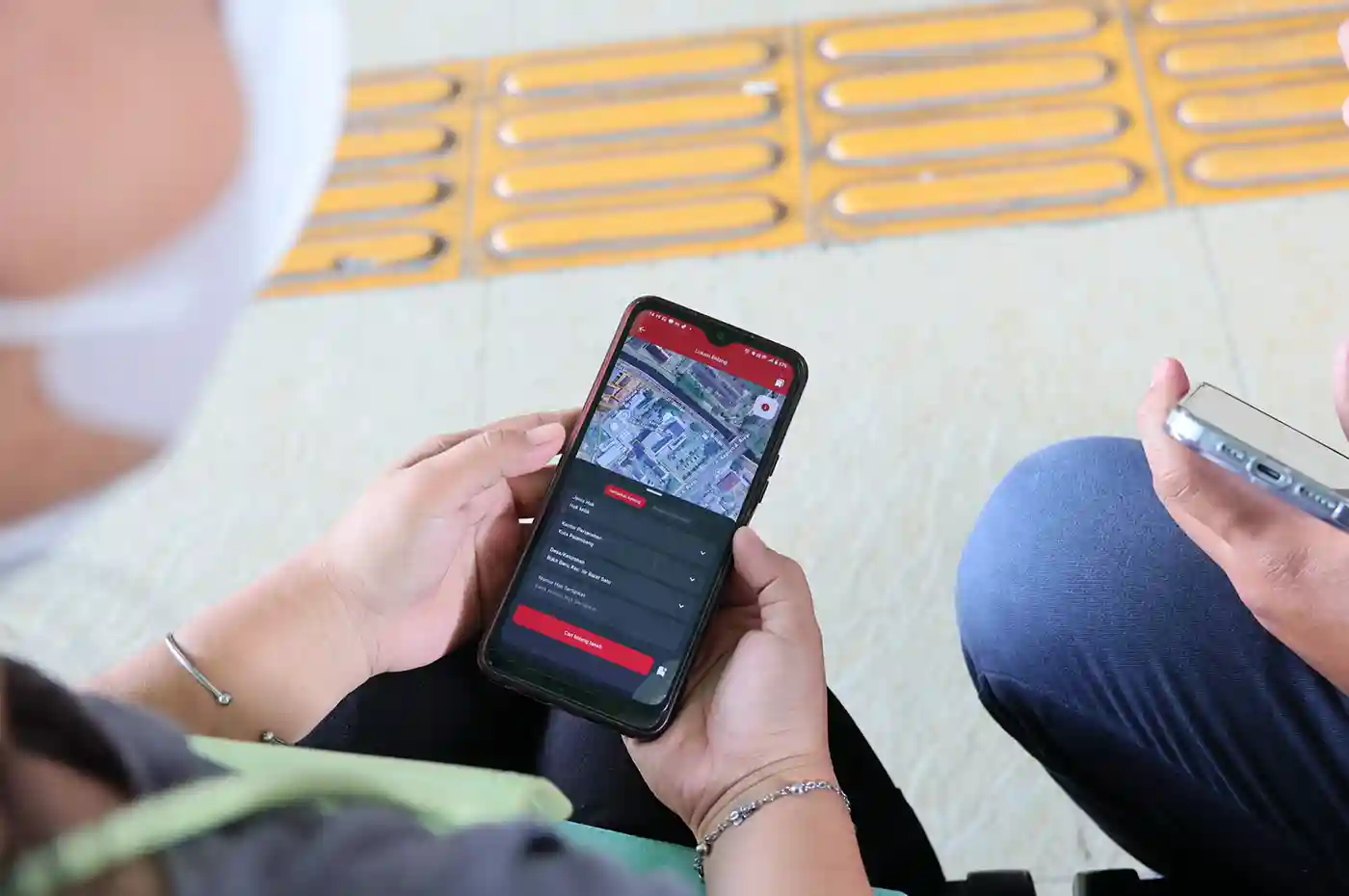 fitur swaplotting atr bpn di aplikasi sentuh tanahku untuk plotting bidang tanah digital