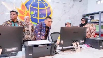 layanan pertanahan di kantor pertanahan banjarbaru saat ditinjau wamen atr bpn