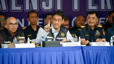 pakaian bekas impor ilegal disita bea cukai di tanjung priok