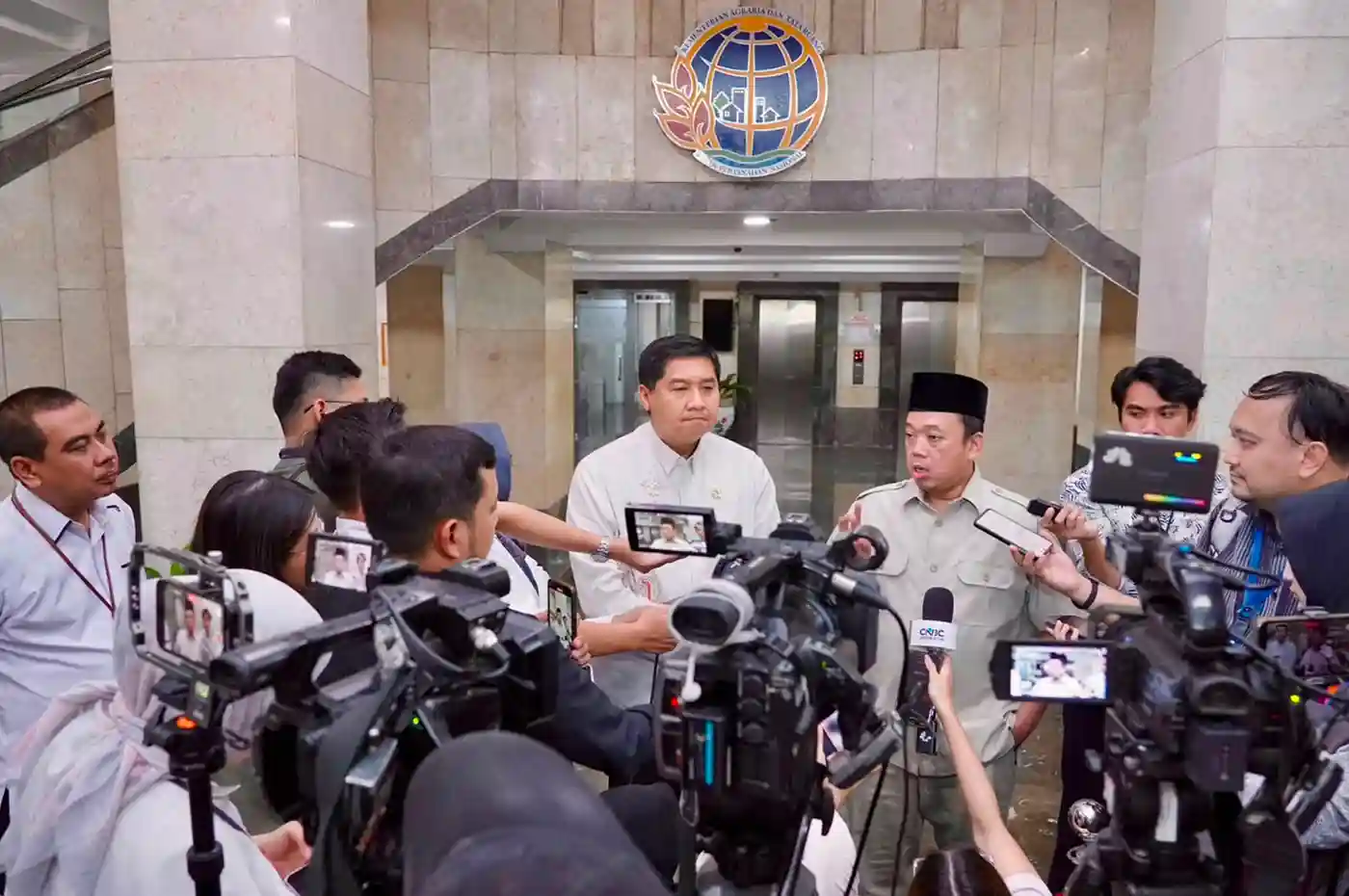 menteri atrbpn dan menteri pkp sepakati program sertipikasi gratis