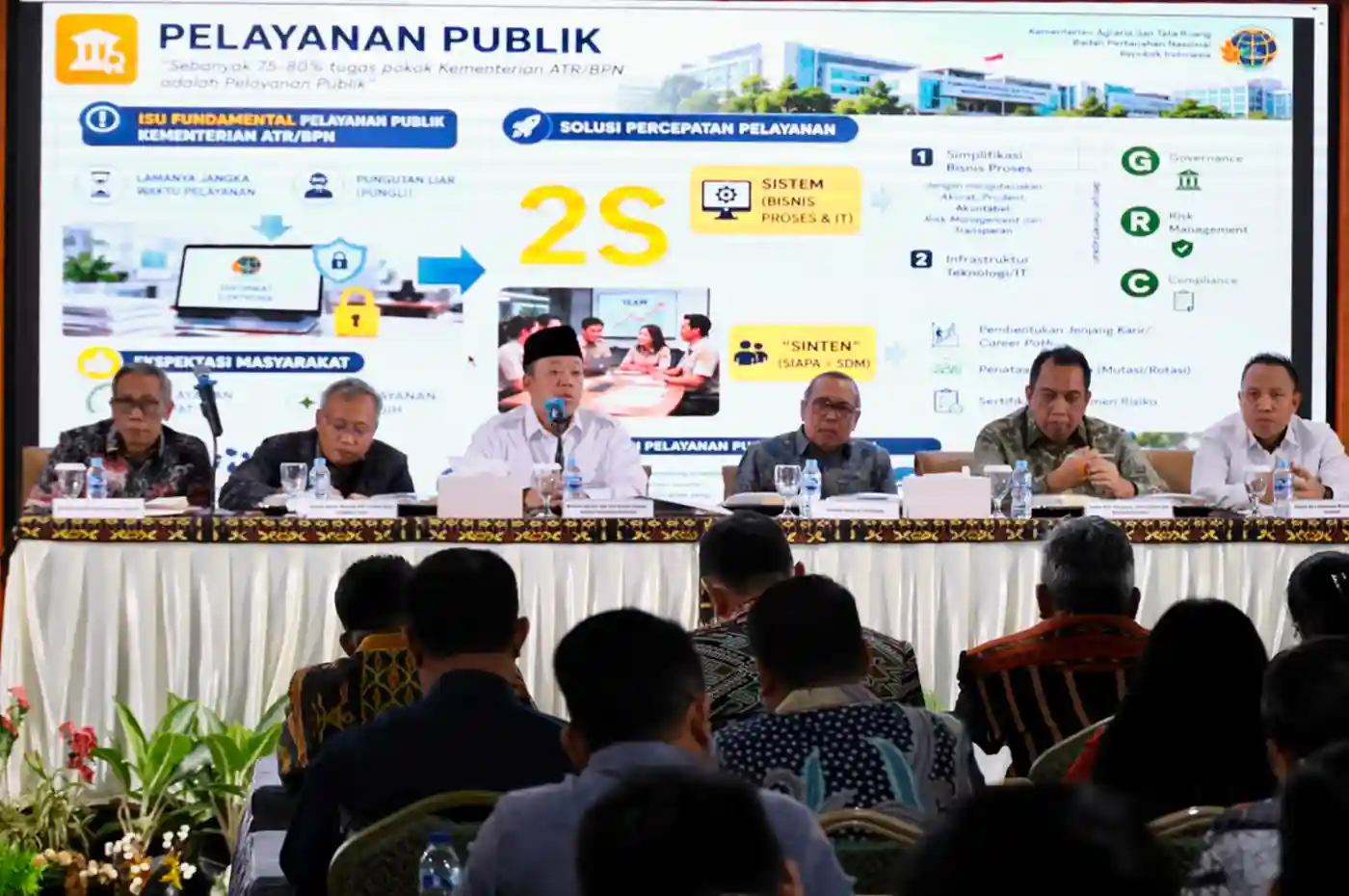 menteri nusron beri pengarahan layanan bpn ntt