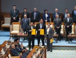 pimpinan kemenkeu hadir menyimak pandangan umum ruu apbn 2027 di gedung dpr ri