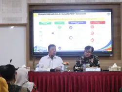 menteri atr bpn nusron wahid saat memberikan paparan dalam sosialisasi transformasi layanan pertanahan di sleman