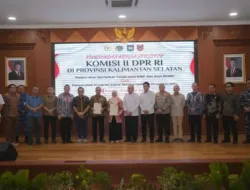 penyerahan sertipikat aset pemerintah daerah oleh wamen atr bpn dan ketua komisi ii dpr ri di banjarbaru kalimantan selatan