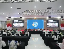 sekjen atr bpn dalu agung darmawan memimpin rapat koordinasi dengan para pejabat administrator di jakarta