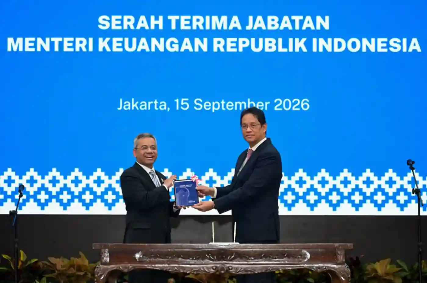 serah terima jabatan menteri keuangan dari purbaya yudhi sadewa kepada suahasil nazara di jakarta