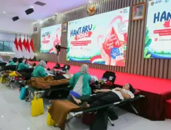 suasana kegiatan donor darah oleh jajaran pegawai di aula prona kementerian atr bpn