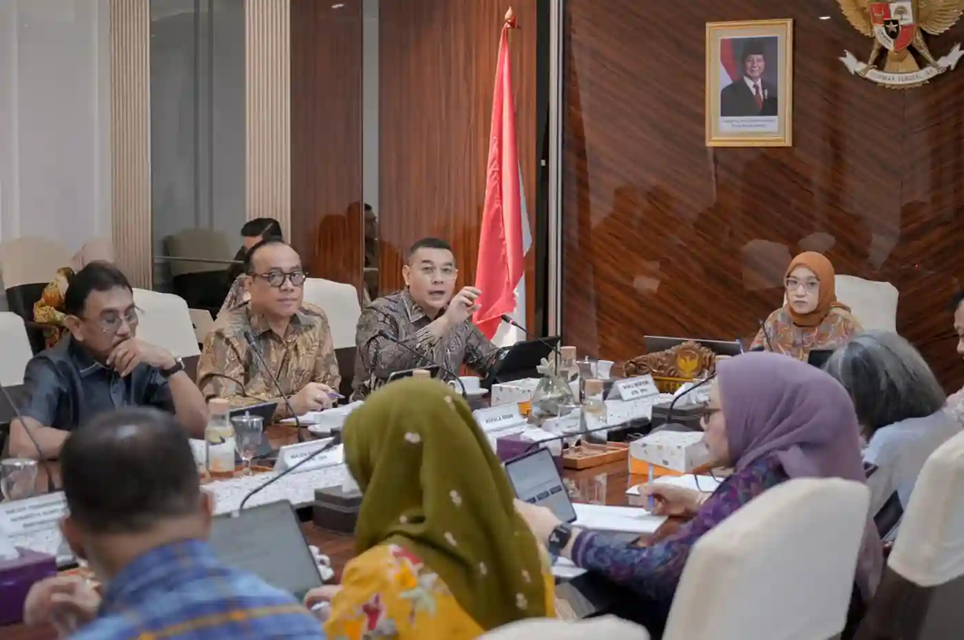 rapat koordinasi pemerintah membahas penataan lembaga bran di kementerian panrb