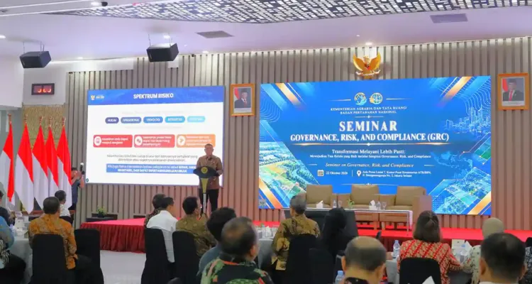 wamen atr bpn ossy dermawan saat membuka seminar grc tahun 2026 kementerian atr bpn di jakarta