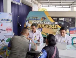 warga memanfaatkan layanan pertanahan mobil keliling atr bpn dekat